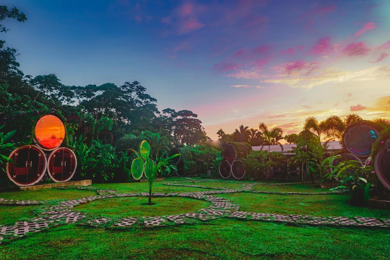 아레날 백패커스 리조트 La Fortuna 외부 사진 The Labyrinth at the University of the West Indies, Cave Hill Campus