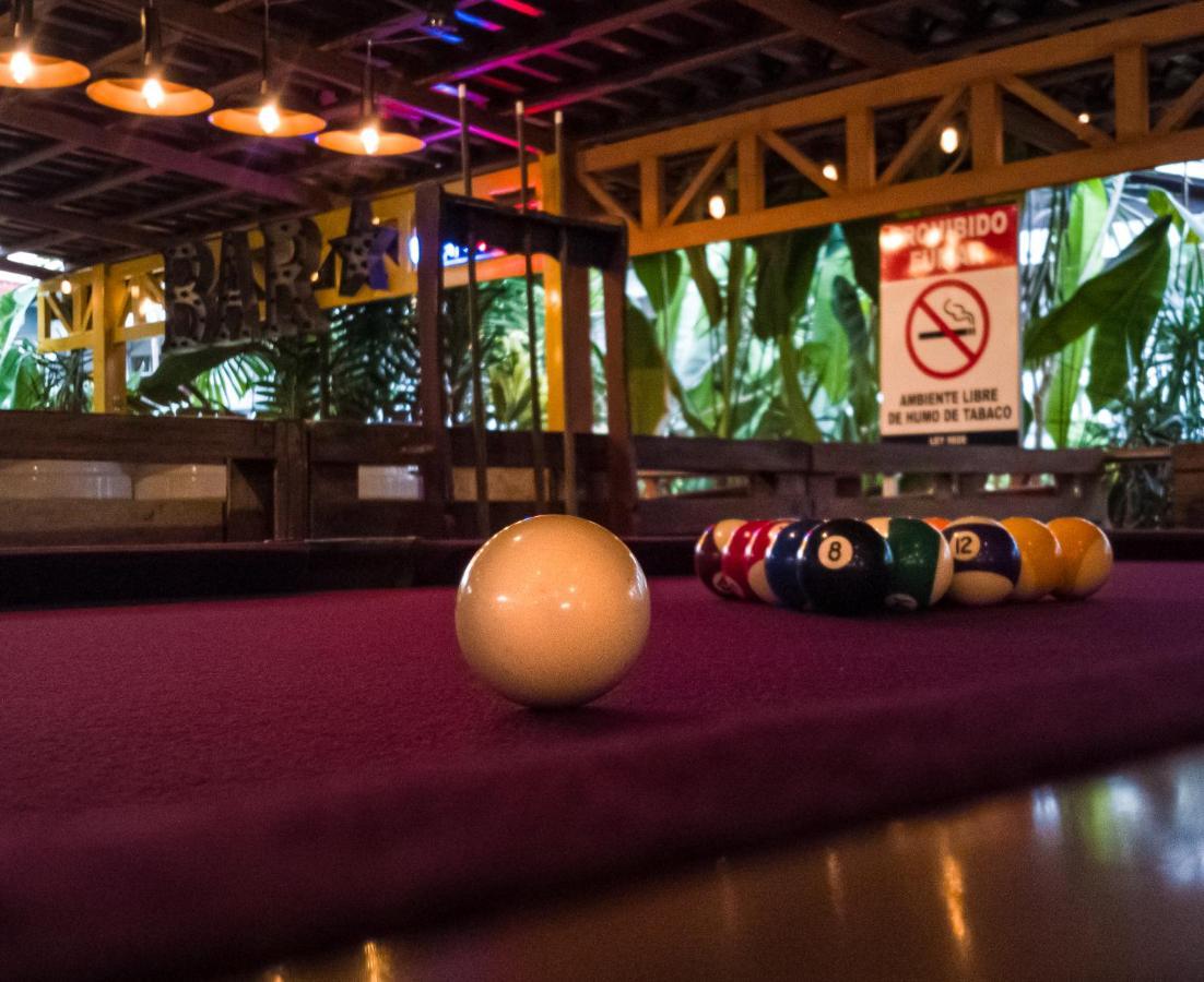 아레날 백패커스 리조트 La Fortuna 외부 사진 Pool table