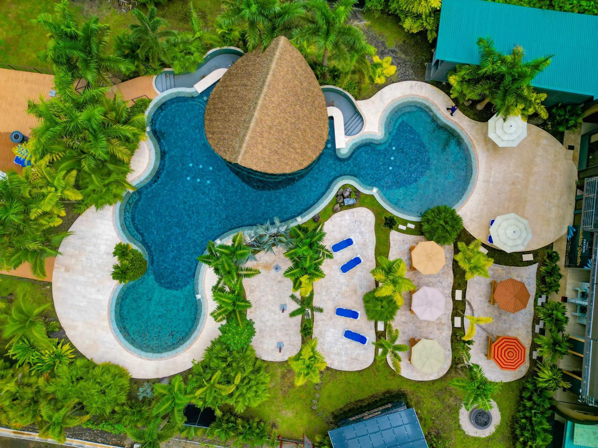 아레날 백패커스 리조트 La Fortuna 외부 사진 Aerial view of the resort